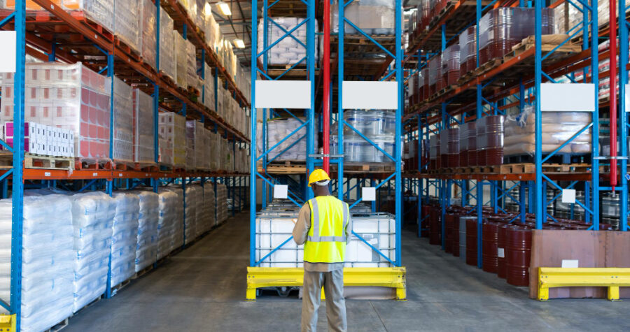 Galpão industrial: como estruturar operações mais produtivas, seguras e ergonômicas