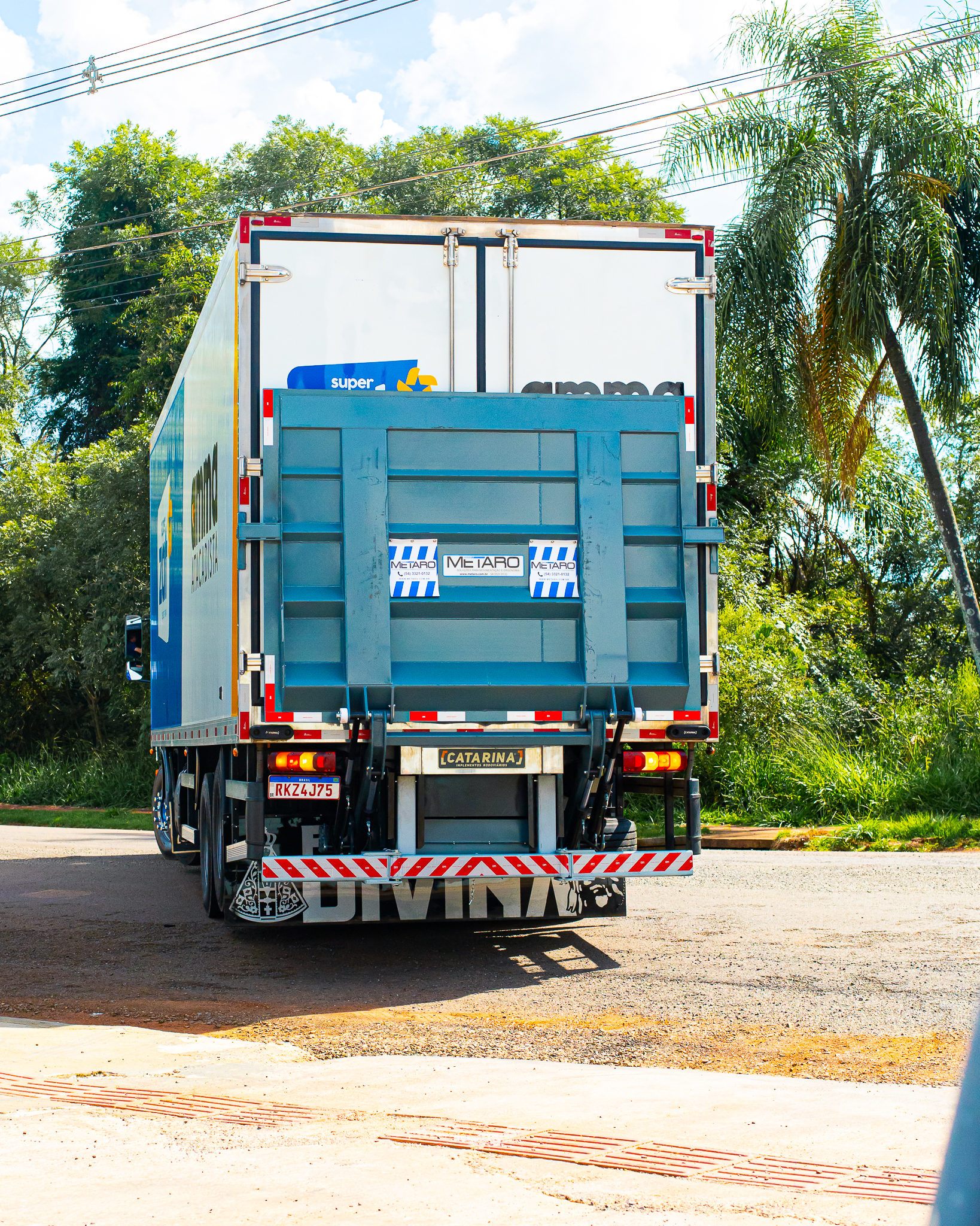 plataforma de carga e descarga para caminhão
